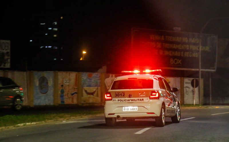 Mãe é presa após abandonar filho de oito anos em Blumenau – Foto: Giovanni Silva/Divulgação