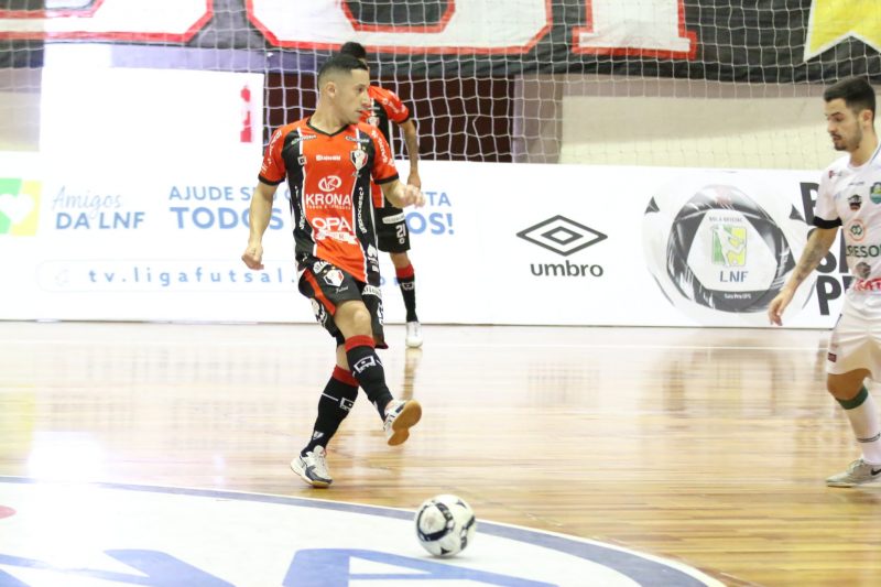 Em sua primeira temporada com a camisa tricolor, Rodriguinho projeta t&iacute;tulos – Foto: Juliano Schmidt/JEC/Krona