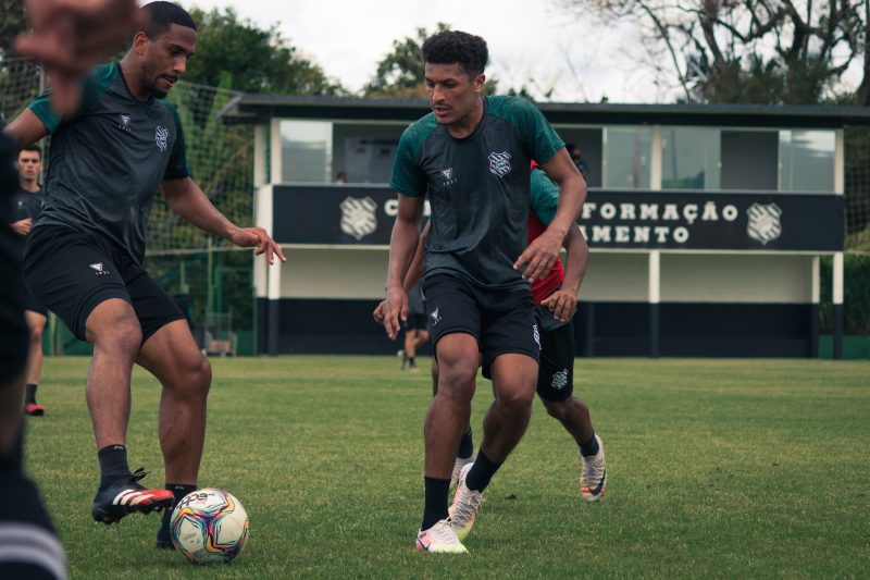 Treino do Figueirense com v&aacute;rios “refor&ccedil;os” – Foto: Patrcik Floriani/FFC