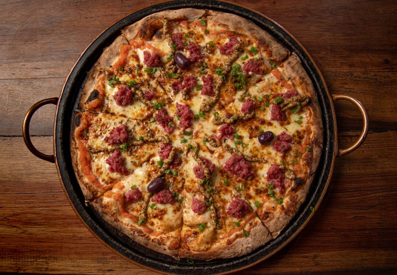 Pizza e refrigerante tamb&eacute;m fizeram parte do card&aacute;pio do ano. D&eacute;bito de R$ 32,7 milh&otilde;es dos cofres da Uni&atilde;o – Foto: Heitor Pergher