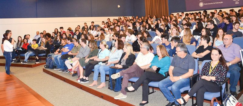 O Workshop das Profissões é uma ação que leva profissionais de diversas áreas para conversar com os alunos do Terceirão, para falar sobre mercado de trabalho, desafios e práticas da profissão. Acervo/Colégio Catarinense