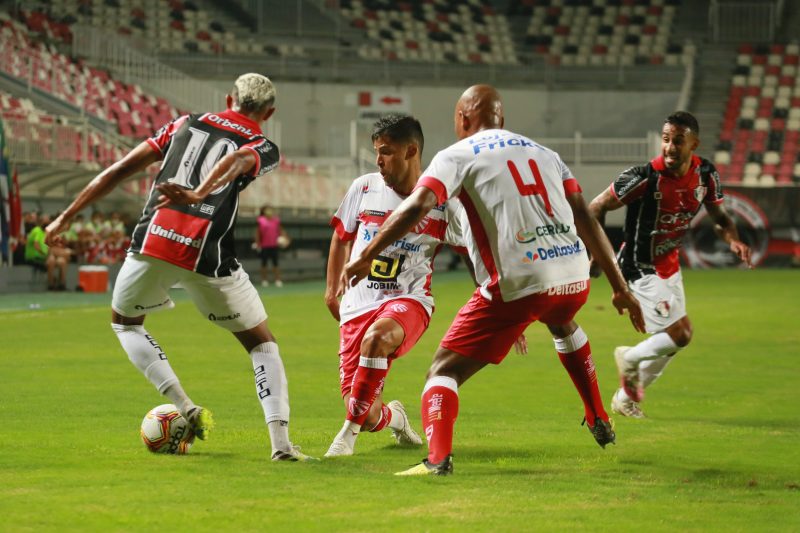 Na Arena Joinville, vit&oacute;ria do Tricolor que precisa de um resultado positivo fora de casa para espantar os resultados negativos das &uacute;ltimas rodadas – Foto: Vitor Forcellini/JEC/Divulga&ccedil;&atilde;o