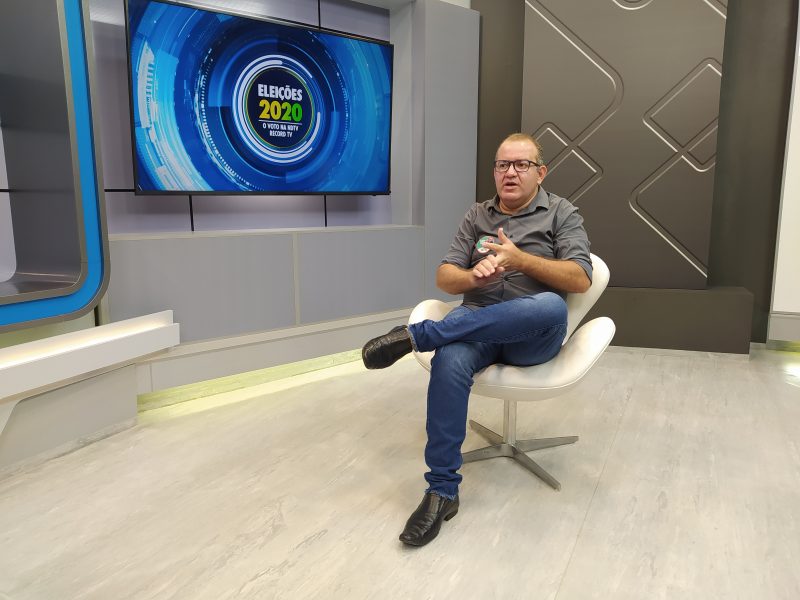 Candidato Wanderley Laureth (Avante) detalha propostas de governo para os ve&iacute;culos do Grupo ND – Foto: Vinicius Bretzke/NDTV