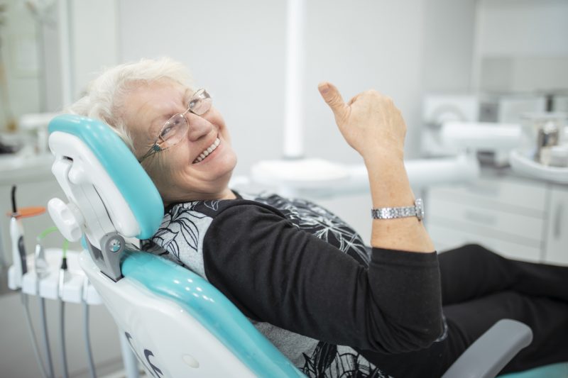 Tecnologia devolve dentes fixos em menos tempo e com segurança – Foto: Getty Images/iStockphoto/ND