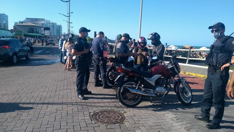 Opera&ccedil;&atilde;o Ordo fiscalizou o tr&acirc;nsito na Brava Sul, em Itaja&iacute;, no domingo (11). – Foto: Divulga&ccedil;&atilde;o/GMI
