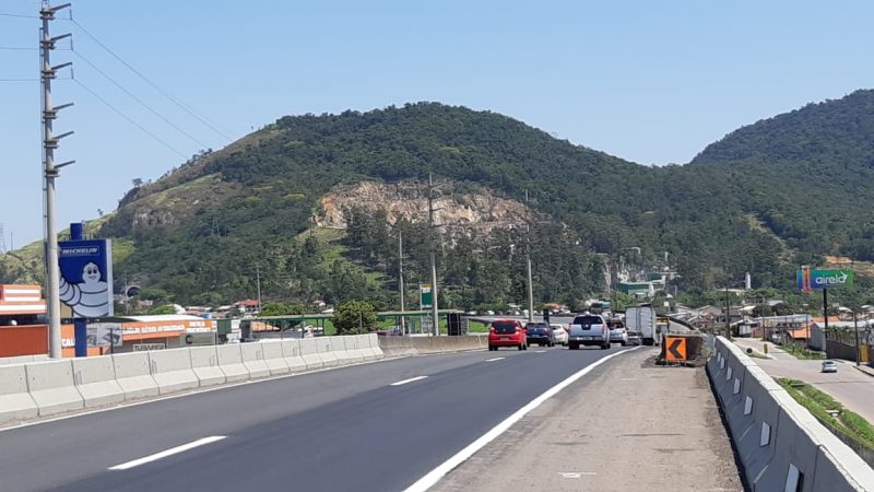 Trânsito lento no sentido sul da BR-101, em Tubarão. – Foto: Divulgação/PRF
