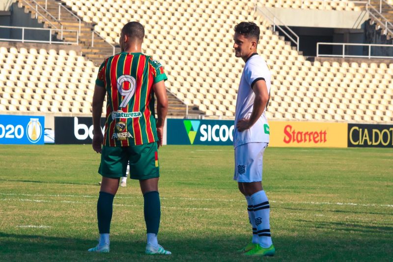 Caio Dantas [9], artilheiro do Sampaio, fez um dos gols da vit&oacute;ria por 3 a 0 sobre o Figueirense – Foto: Andrey Oliveira/FFCdivulga&ccedil;&atilde;o