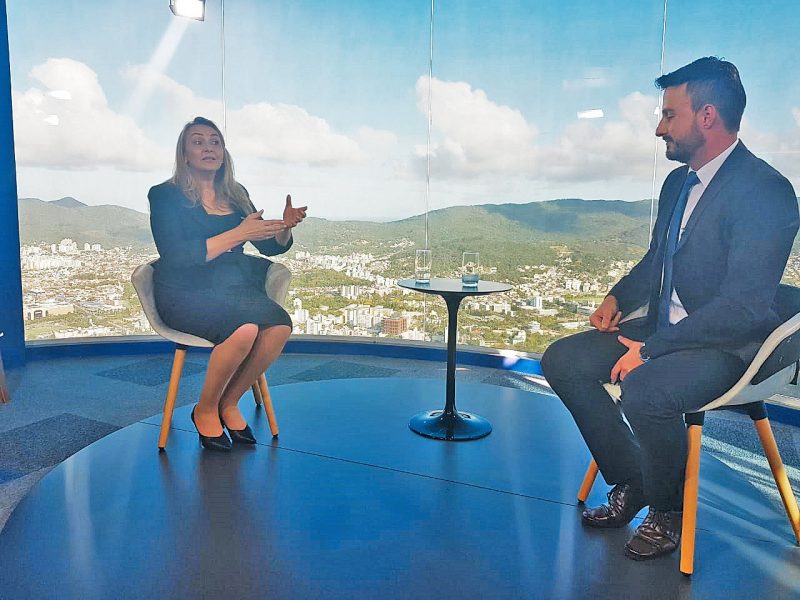 Daniela Reinehr esteve na reda&ccedil;&atilde;o integrada do Grupo ND. – Foto: Diogo Ma&ccedil;aneiro/ND