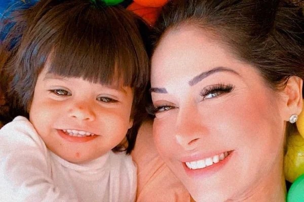 Mayra Cardi Manda Construir Minicidade De R 300 Mil De Presente Para Filha