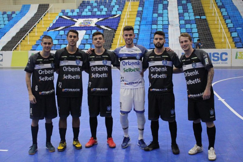Garotos da base t&ecirc;m brilhado nas quadras e impulsionado o Tubar&atilde;o para a ponta da tabela – Foto: Tubar&atilde;o/Divulga&ccedil;&atilde;o