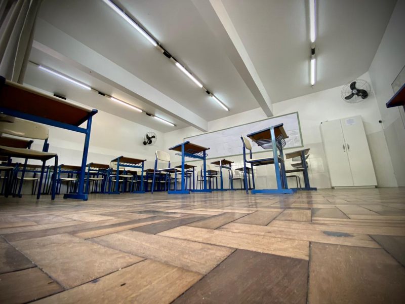 O decreto estabelece a educação como serviço essencial no Estado – Foto: Moisés Stuker/NDTV Blumenau