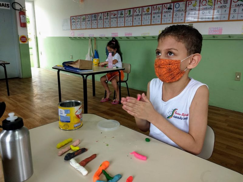 Mathias disse estar feliz por voltar as aulas presenciais – Foto: Jo&atilde;o Victor G&oacute;es/ND