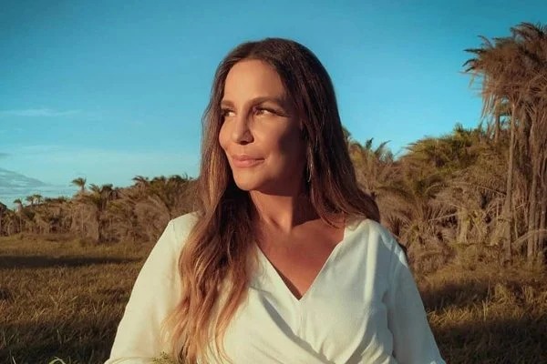 Ivete Sangalo está entre os artistas que programaram lives para este dia das mães
