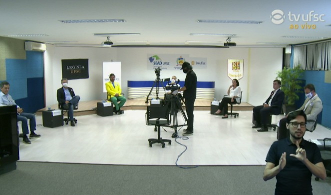 Primeiro debate recebeu sete candidatos de maneira presencial – Foto: Reprodu&ccedil;&atilde;o/YouTube