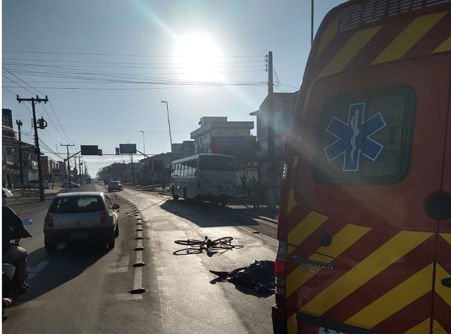 Ciclista morreu atropelada por &ocirc;nibus em Crici&uacute;ma. Empresa lamentou o ocorrido em nota, e motorista foi cooperativo ap&oacute;s o atropelamento – Foto: Divulga&ccedil;&atilde;o/ND