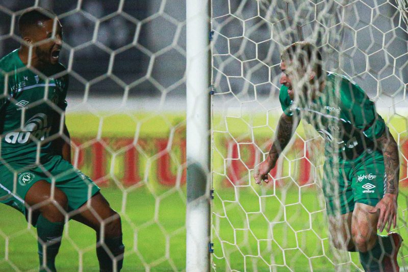 Registro entre Ponte Preta x Chape – Foto: M&aacute;rcio Cunha/Chapecoense/ND