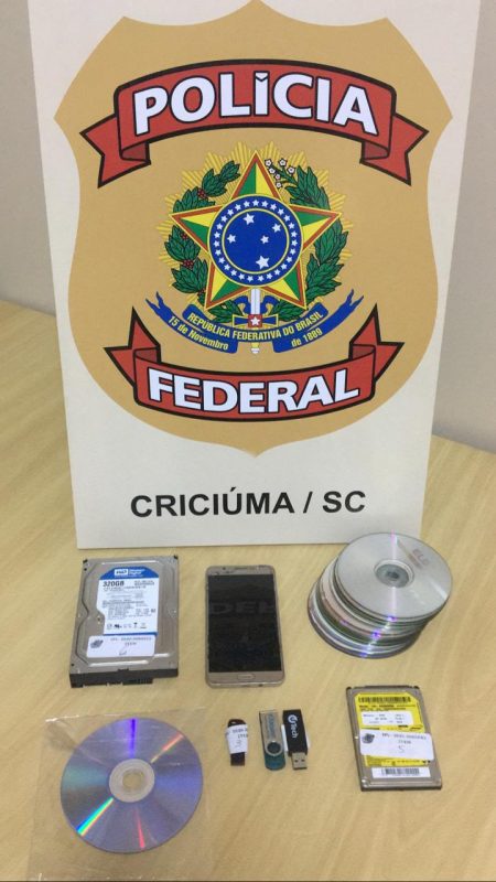 Arquivos com conte&uacute;do de pornografia infantil s&atilde;o apreendidos em Tubar&atilde;o – Foto: Divulga&ccedil;&atilde;o/Pol&iacute;cia Federal/ND