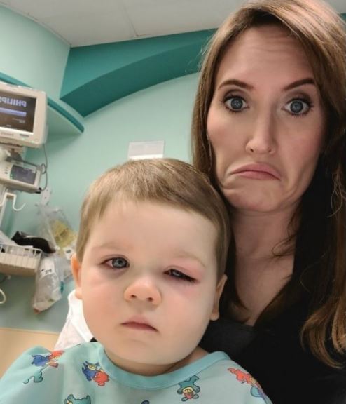 Eden limpava os brinquedos de banho com frequ&ecirc;ncia e at&eacute; com &aacute;gua sanit&aacute;ria – Foto: Reprodu&ccedil;&atilde;o/Eden Strong