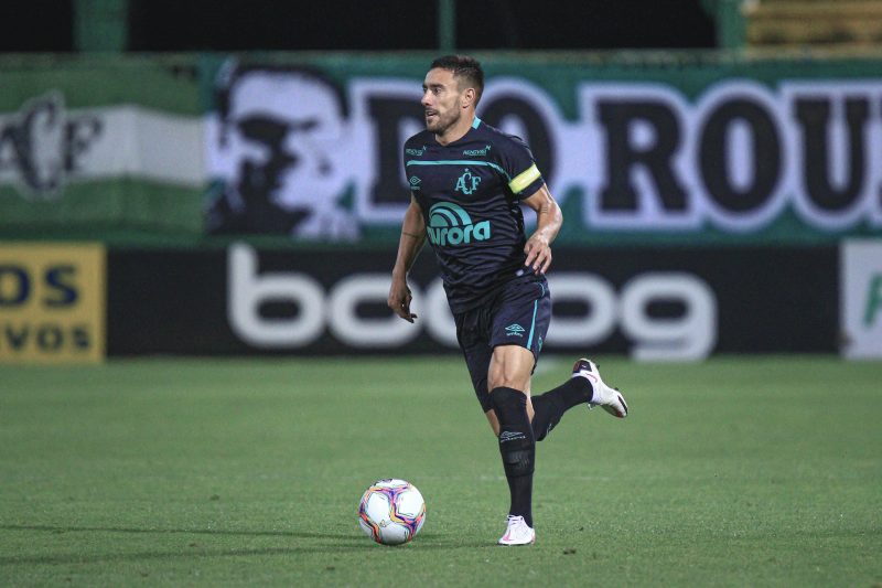 Lateral e capit&atilde;o Alan Ruschel, um dos pilares da excelente campanha da Chape nesta S&eacute;rie B – Foto: M&aacute;rcio Cunha/ACF