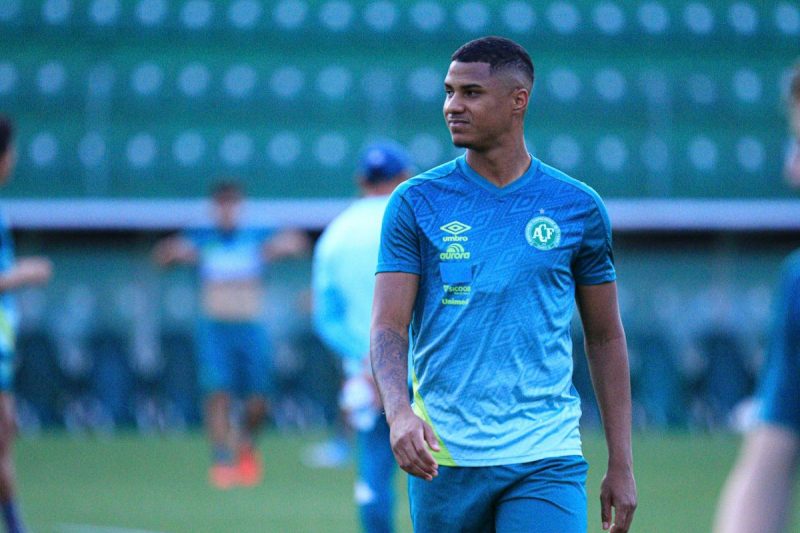 Renova&ccedil;&atilde;o foi assinada nesta quarta-feira (28). – Foto: M&aacute;rcio Cunha/ACF