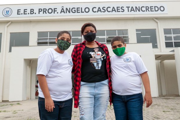 Maria Madalena da Silva Koester &eacute; m&atilde;e de g&ecirc;meos que estudam no sexto ano.- Foto: Mauricio Vieira/Secom