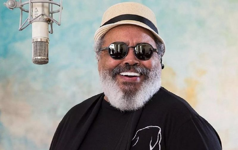 O cantor Jorge Arag&atilde;o se apresenta ao lado de Diogo Nogueira, sexta (19), na Arena Opus, em S&atilde;o Jos&eacute; – Foto: Redes Sociais/Divulga&ccedil;&atilde;o