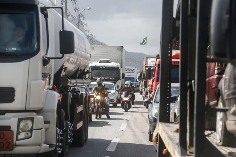BR-101 ter&aacute; tr&acirc;nsito interrompido em Joinville – Foto: Anderson Coelho/Arquivo/ND
