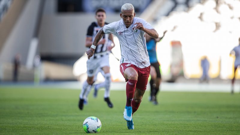 Lucas Barcelos, atacante, j&aacute; treina no est&aacute;dio Orlando Scarpelli – Foto: Lucas Mercon/Fluminense FC/divulga&ccedil;&atilde;o/ND