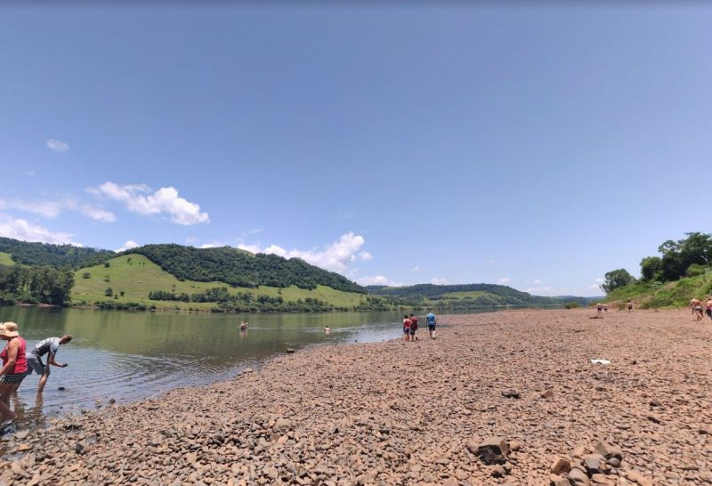 Jovem de 21 anos est&aacute; desaparecido desde a tarde de domingo (11) – Foto: Google Street View