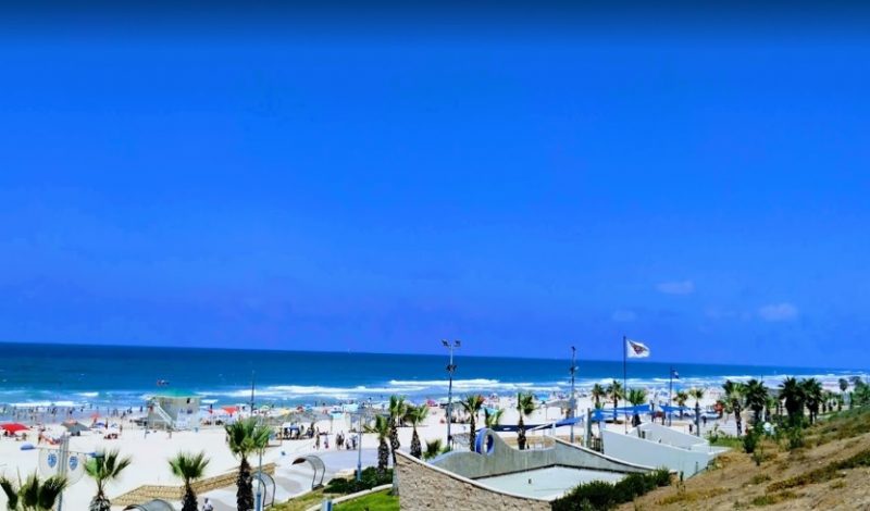 Caso ocorreu na praia de Rishon Lezion, no sul de Israel – Foto: Google Street/Reprodu&ccedil;&atilde;o