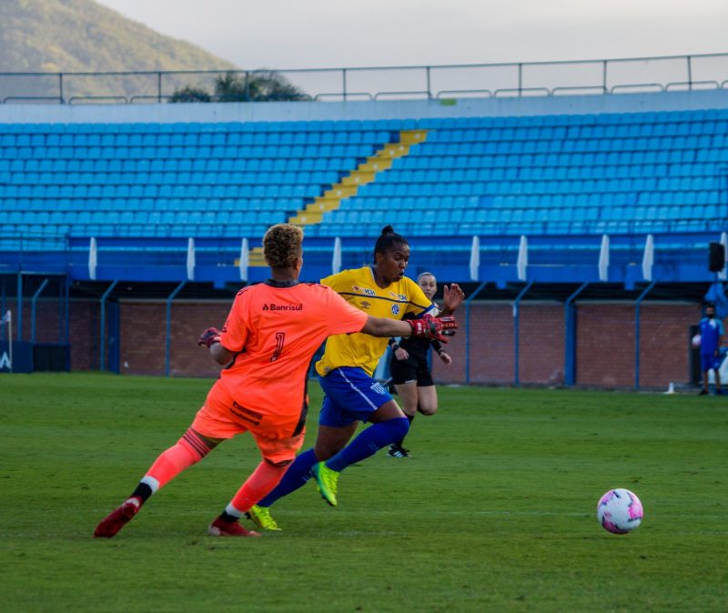 Ava&iacute;/Kindermann derrota o Internacional e leva vantagem para o jogo de volta – Foto: Andr&eacute; Palma Ribeiro / Ava&iacute; FC/ND