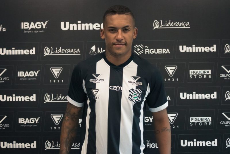 Figueirense oficializa a contrata&ccedil;&atilde;o do atacante Lucas Barcellos – Foto: Patrick Floriani/FFC/ND
