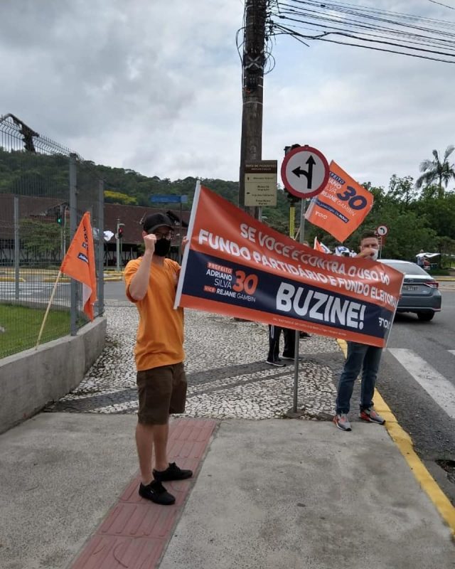 Den&uacute;ncia de propaganda irregular foi feita pelo MDB – Foto: Redes sociais Novo/ND