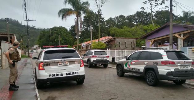 Foram cumpridos 15 mandados de busca e apreens&atilde;o pela PM – Foto: Divulga&ccedil;&atilde;o/Pol&iacute;cia Militar