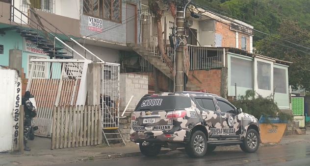 A&ccedil;&atilde;o movida pela PM no Norte da Ilha prendeu duas pessoas com drogas – Foto: Divulga&ccedil;&atilde;o/Pol&iacute;cia Militar