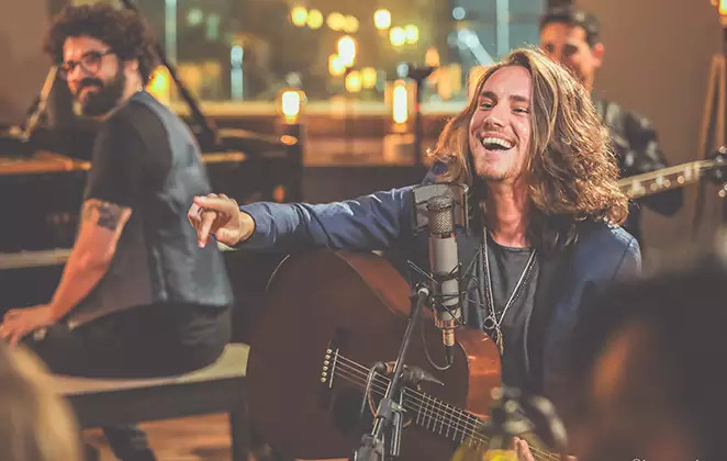 “A Tal Can&ccedil;&atilde;o Pra Lua” de Vitor Kley concorre ao Grammy Latino 2020 – Foto: Reprodu&ccedil;&atilde;o internet