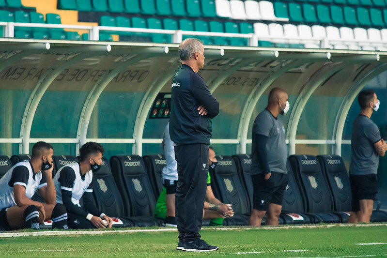 Jorginho Cantinflas, t&eacute;cnico do Figueirense, busca sua primeira vit&oacute;ria a frente da equipe – Foto: Patrick Floriani/FFC/divulga&ccedil;&atilde;o/ND