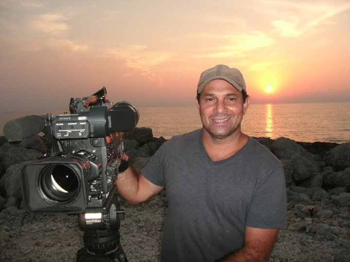 Ari de Araújo Jr: Ari Ferreira de Araújo Júnior, de 48 anos, era cinegrafista da TV Globo. Ele integrava a equipe do programa Planeta Extremo e era natural de Goiânia. – Foto: Arquivo Pessoal
