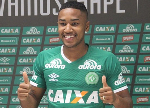 Biteco: Matheus Biteco era natural de Porto Alegre (RS) e tinha 21 anos. O volante da Chapecoense começou nas categorias de base do Grêmio, onde jogou ao lado do irmão Guilherme Biteco. Foi contratado pelo Verdão em 2016. – Foto: Reprodução/Chapeconse