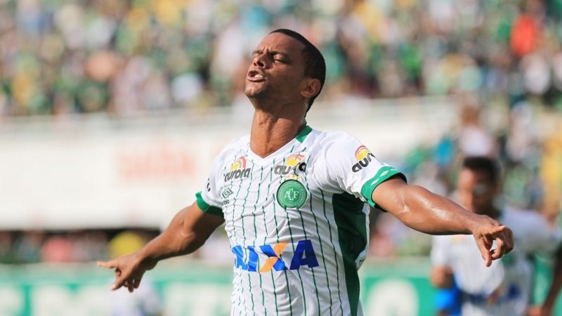 Bruno Rangel: o atacante da Chapecoense tinha 34 anos e foi o maior goleador do clube. Ao todo foram 77 bolas na rede. Natural de Campos dos Goytacazes (RJ) começou no Goytacazes e jogou em 12 times durante sua trajetória. – Foto: Reprodução/Chapecoense