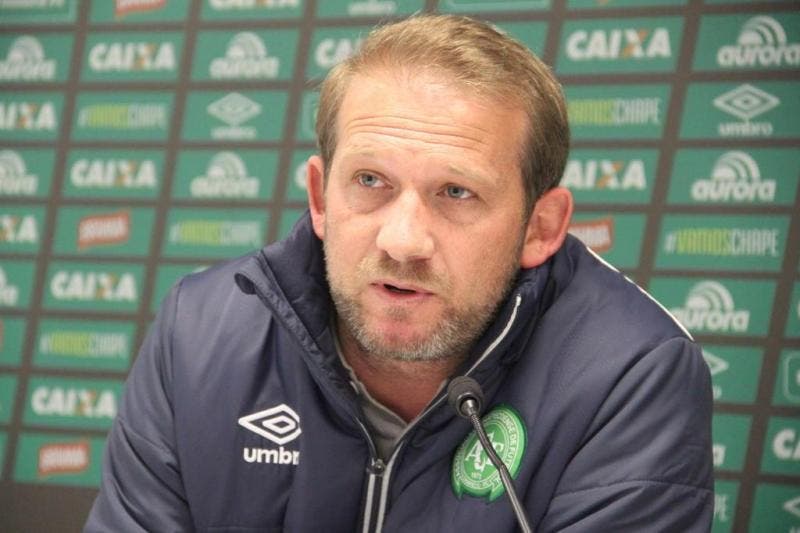 Cadu: Eduardo Luiz Preuss, de 36 anos, era diretor de futebol do clube. Iniciou a carreira na categoria de base do Venâncio Aires e em 2001, por conta de sua habilidade com a bola, foi para o time profissional atuando como volante. – Foto: Reprodução/Chapecoense