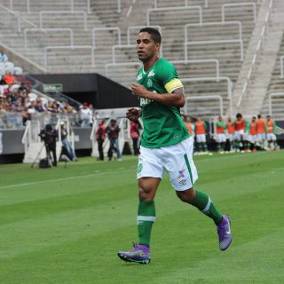 Cleber Santana: O meio-campista de 36 anos era capitão do time. Era um dos jogadores mais conhecidos do time. Natural de Abreu e Lima (PE) teve passagens por grande clubes como Santos, Flamengo e Atlético de Madrid.
