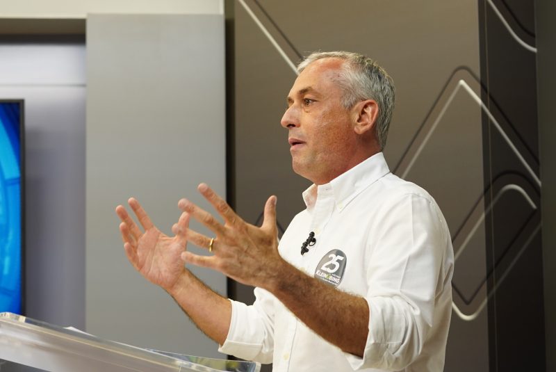 Jo&atilde;o Paulo Klein&uuml;bing (Podemos) disputa o segundo turno das elei&ccedil;&otilde;es com M&aacute;rio Hildebrandt (DEM) – Foto: Vin&iacute;cius Bretzke / ND+