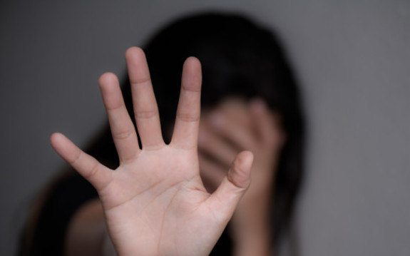 Jovem alega ter sido estuprada por homem ao sair de uma festa em Chapecó – Foto: Freepik/Divulgação/ND