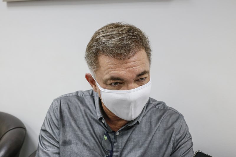 Gean Loureiro durante entrevista