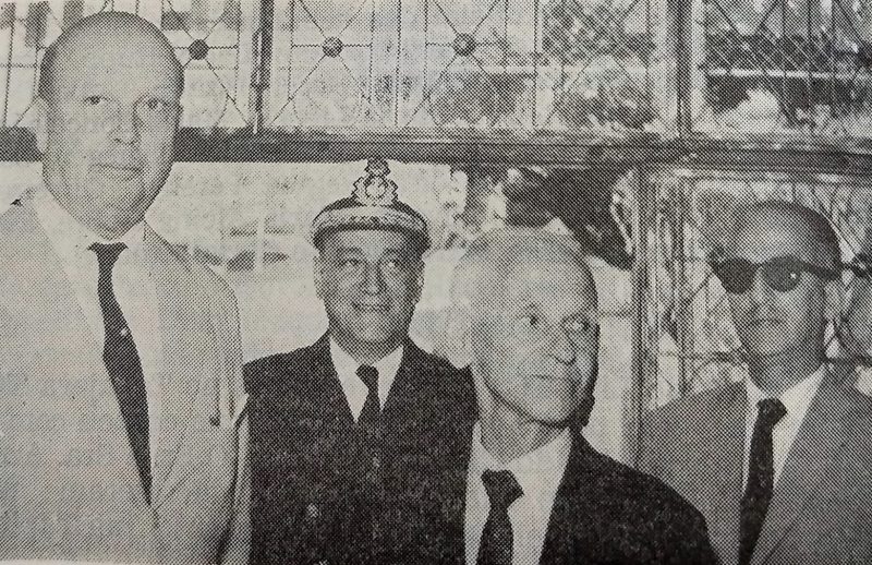 Da esq. para dir.: o governador Heriberto H&uuml;lse; o comandante do 5&deg; Distrito Naval, almirante Augusto Hamann Rademacker Grunewald; o empres&aacute;rio e anfitri&atilde;o, Oscar Cardoso; e o desembargador Ivo Guilhon Pereira de Mello; na inaugura&ccedil;&atilde;o do Oscar Palace Hotel, na manh&atilde; de 6 de novembro de 1960 &mdash; Foto: Lazaro Bartolomeu/Grande Gala/Divulga&ccedil;&atilde;o/ND