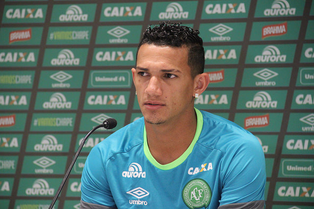 Lucas Gomes: com 26 anos foi atacante da Chapecoense. Natural de Bragança (PA) havia sido contratado pelo clube em 2016. Começou a carreira no Bragantino e passou por times como Fluminense. – Foto: Reprodução/Chapecoense