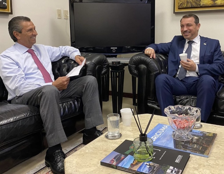 J&uacute;lio Garcia e Carlos Mois&eacute;s se reuniram no Pal&aacute;cio Barriga Verde na manh&atilde; desta quarta-feira (4) – Foto: Divulga&ccedil;&atilde;o