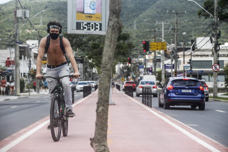 Construída durante a pandemia, ciclovia da Madre Benvenuta já está em uso. Foto: Anderson Coelho/ND