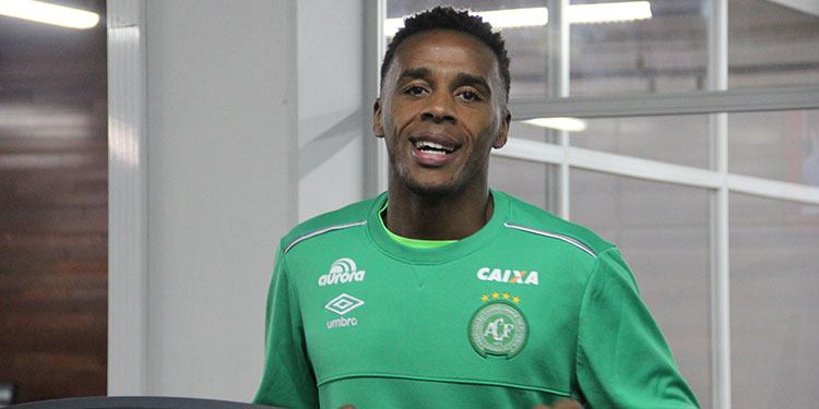 Marcelo: Tinha 25 anos e era zagueiro da Chapecoense. Natural de Juiz de Fora (MG) teve passagens por Volta Redonda, Cianorte e Flamengo. Estava emprestado ao Verdão. – Foto: Reprodução/Chapecoense